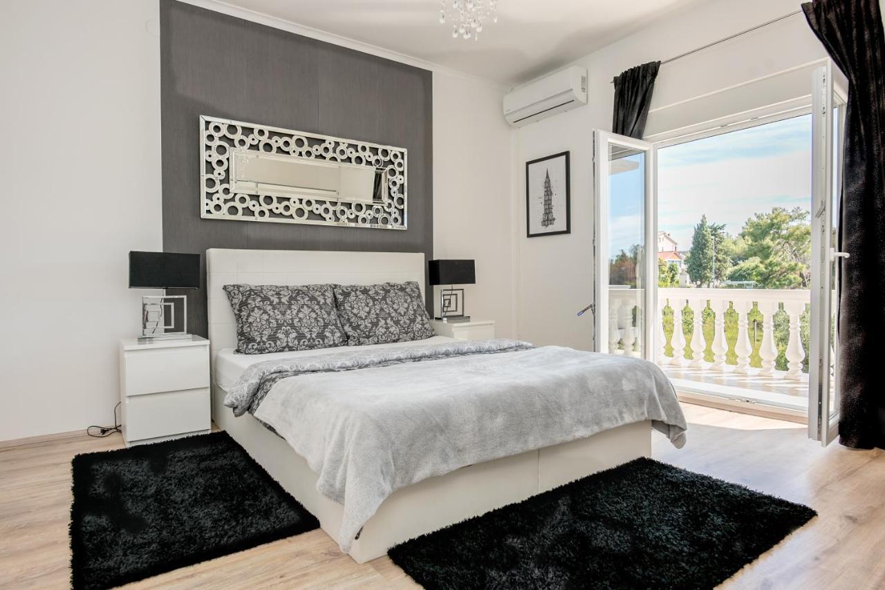 Natura With Private Pool Apartment *