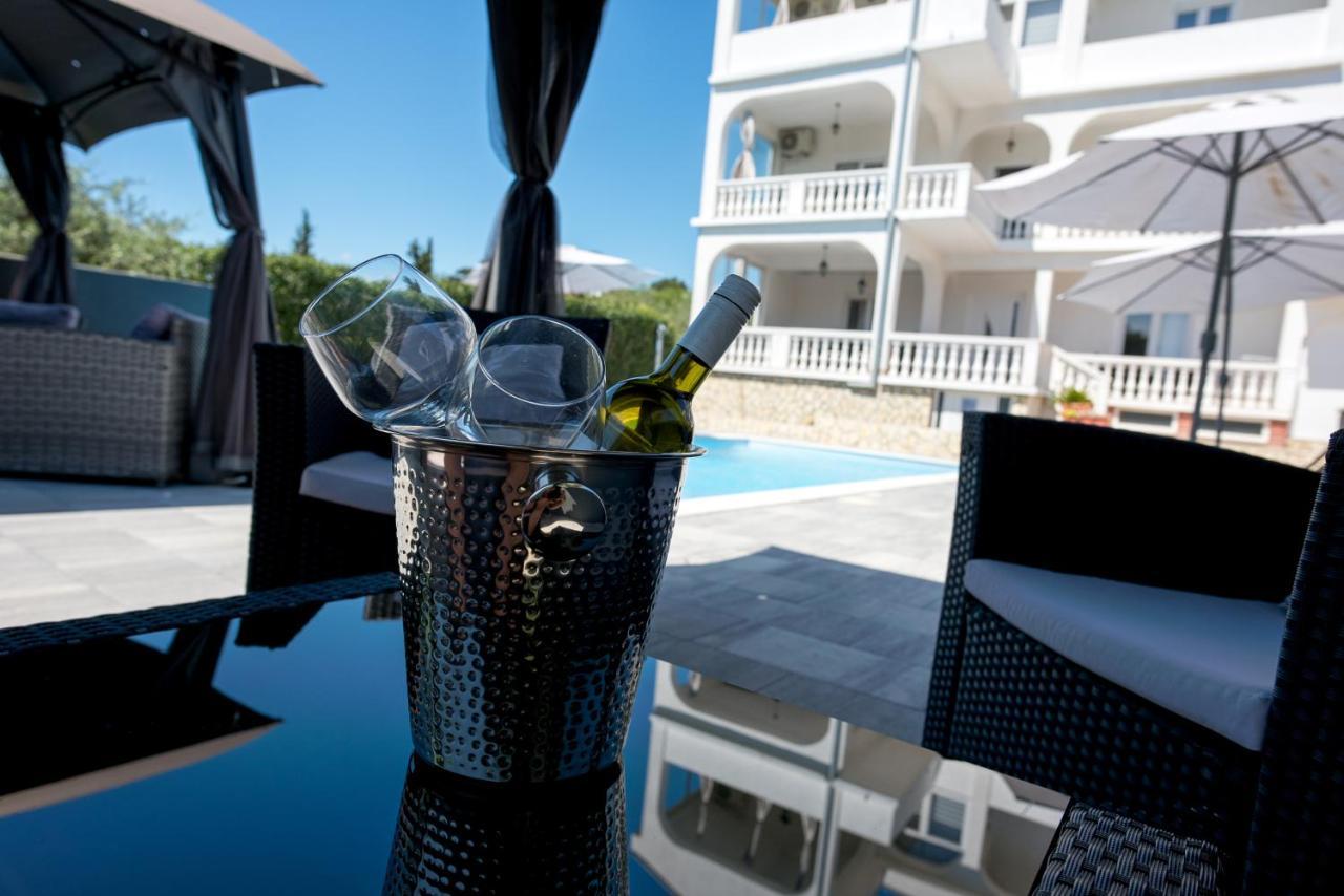 Natura With Private Pool Zadar