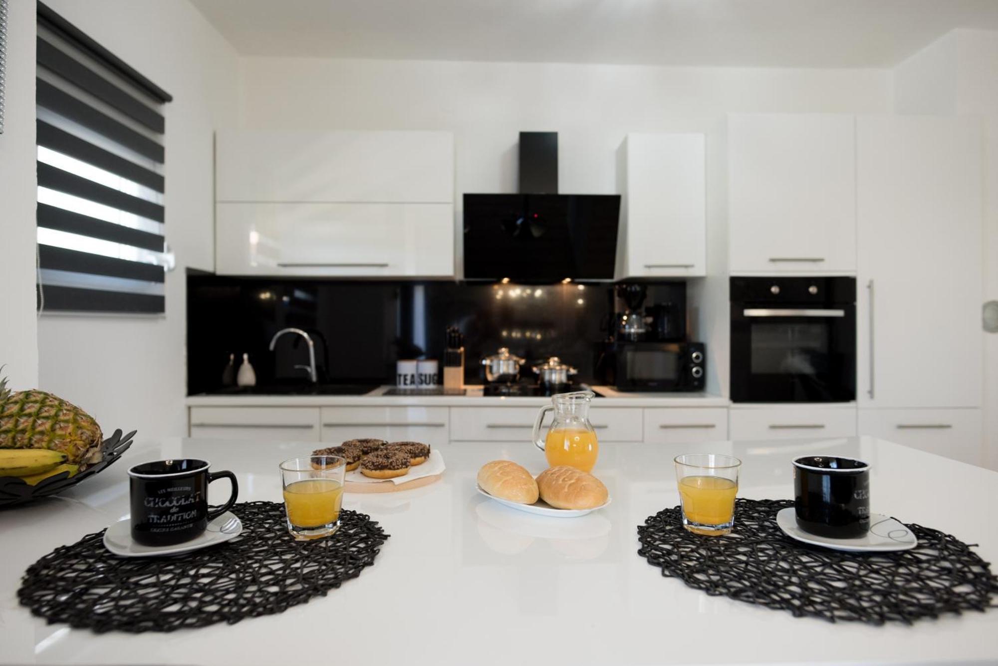 Natura With Private Pool Apartment